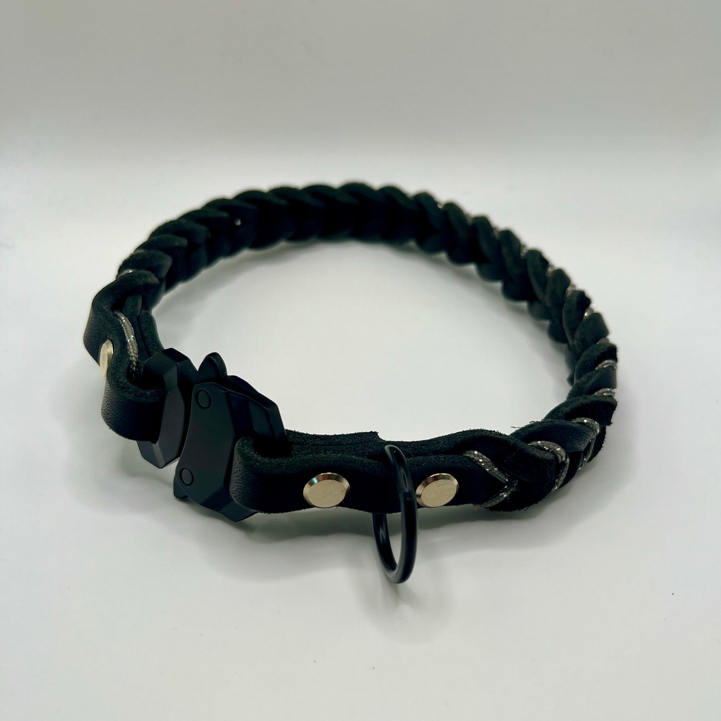 Geflochtenes Lederhalsband mit Safety Snap